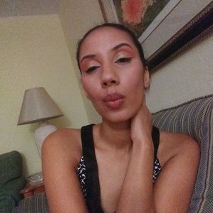 Meet your Posher, Jhelei